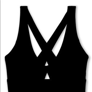 Fabletics Oasis Twist-Front Sports Bra